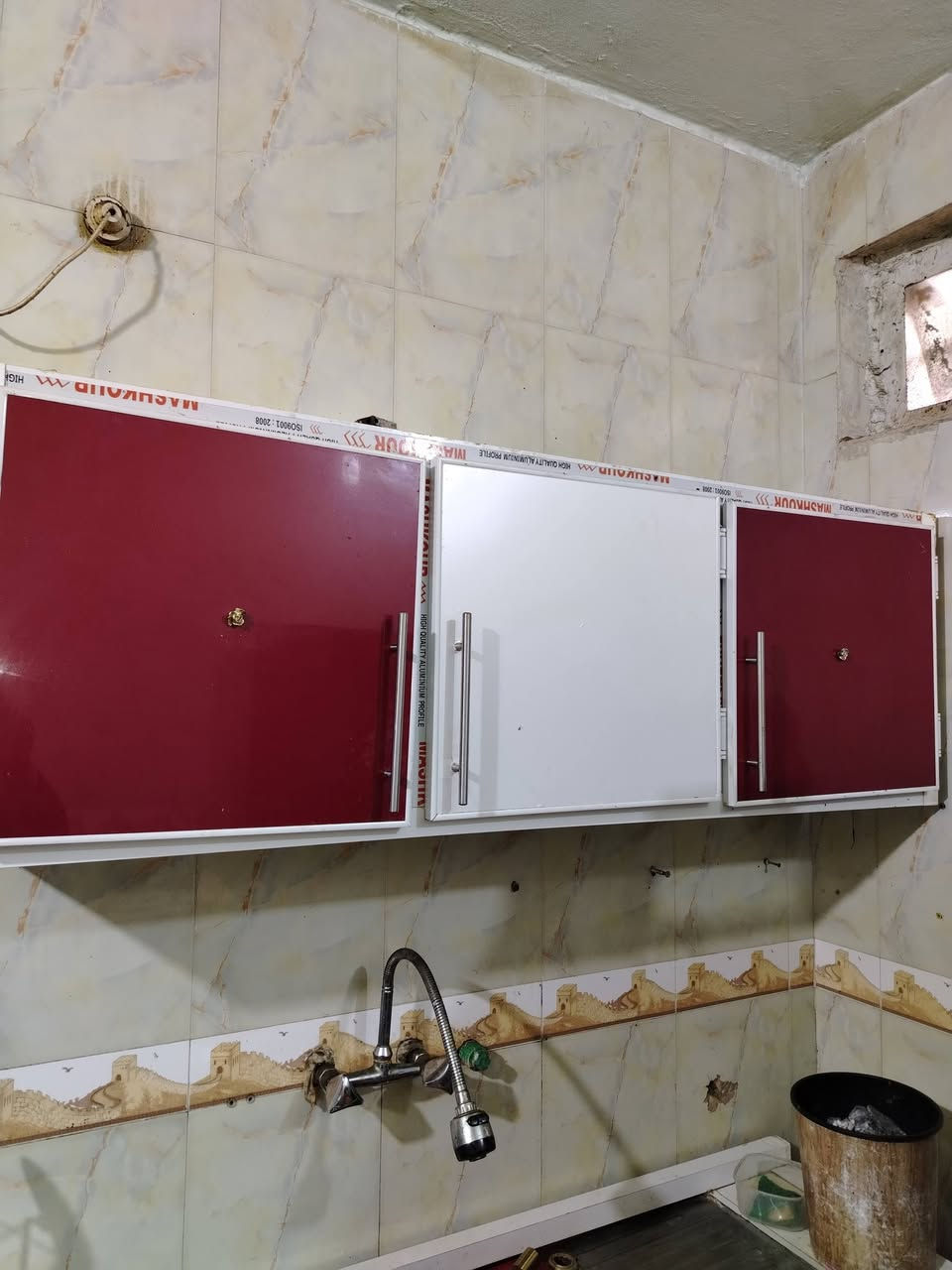 كاونتر مع سنك للبيع نظيف جدا كربلاء المقدسة ***********
