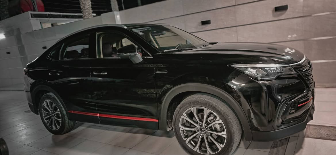 للبيع فقطط- شانجان CS85
موديل 2024 فول مواصفات
الصور هواي وتكدر تشوف السياره من كل جوانبها داخل وخارج

- رقم السيارة: بغداد
- الموديل: 2024
- المسافة المقطوعة: 26،000 كم فقط
- اللون: اسود
- الحالة: 
- الصيانة: جميع الصيانات الدورية داخل الوكالة الرسمية Changan البخيت 
- الفئة: فول أوبشن تشمل كل مواصفات الراحة والأمان والتكنولوجيا

- مواصفات السيارة (فول أوبشن):

 • شاشة لمس كبيرة + كاميرا 360 درجة
 • رادار أمامي + تنبيه مغادرة المسار
 • فتحة سقف بانوراما
 • تشغيل بصمة + تشغيل عن بعد
 • تبريد وتسخين مقاعد
 • نظام صوتي قوي
 • إضاءة LED أمامية وخلفية
 • حساسات أمامية وخلفية
 • كراسي جلد كهربائية
 • گير توبترونيك + نظام قيادة متعدد الأنماط
 • مكيف ثنائي المناطق
 • ويل 19 الأصلي
 • محرك 2.0 Turbo بقوة 233 حصان
 

 للاستفسار :
راسلني عالخاص أو اتصل على الرقم:***********
