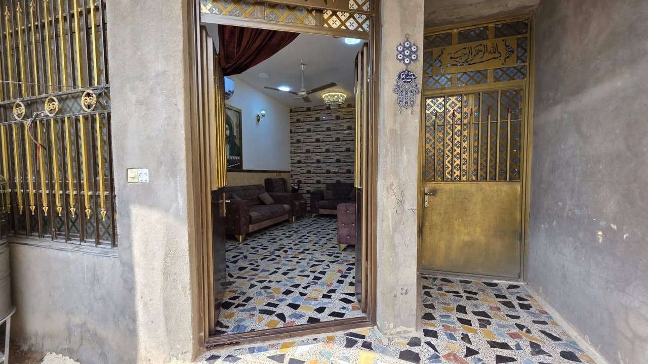 السلام عليكم
دار المساحه 138م طابقين الطابق الأول كامل الطابق الثاني مبني باقي بس صقف مامصبوب زراعي سند 25 
الواجه 5.5×25
 خلف مدرسه صفيه 
بناء جديد  الاستفسار خاص اوالاتصال على الرقم ***********
@الجميع
