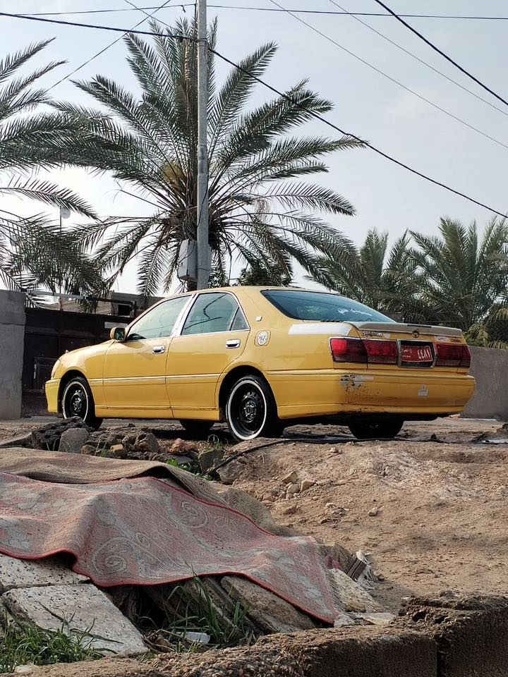 السلام عليكم ملكه موديل ٢٠٠٥ بيها كصتين اسويلك وكاله من المالك مكينه ديفور الجبيره توني شادها هيه والكير حداديه تخم تاير جاهزه كبل للشارع السعر ٣٥ وبيها مجال وإذا اكو مراوس عادي وطي فرق مكاني بابل ***********
