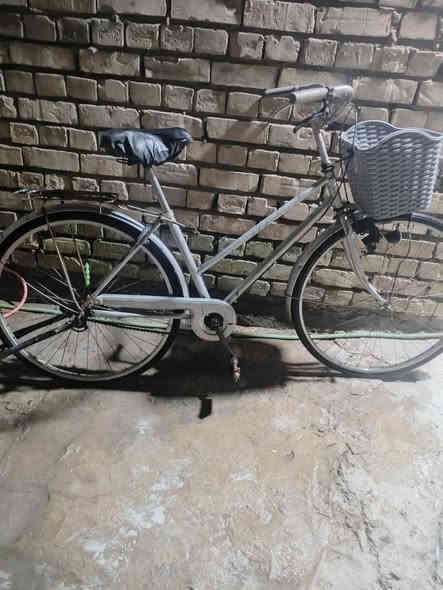 سلام عليكم بايسكل للبيع سعر 50 وبي مجال حجم 27 العنوان الشعله دوانم هاذ الرقم ***********
