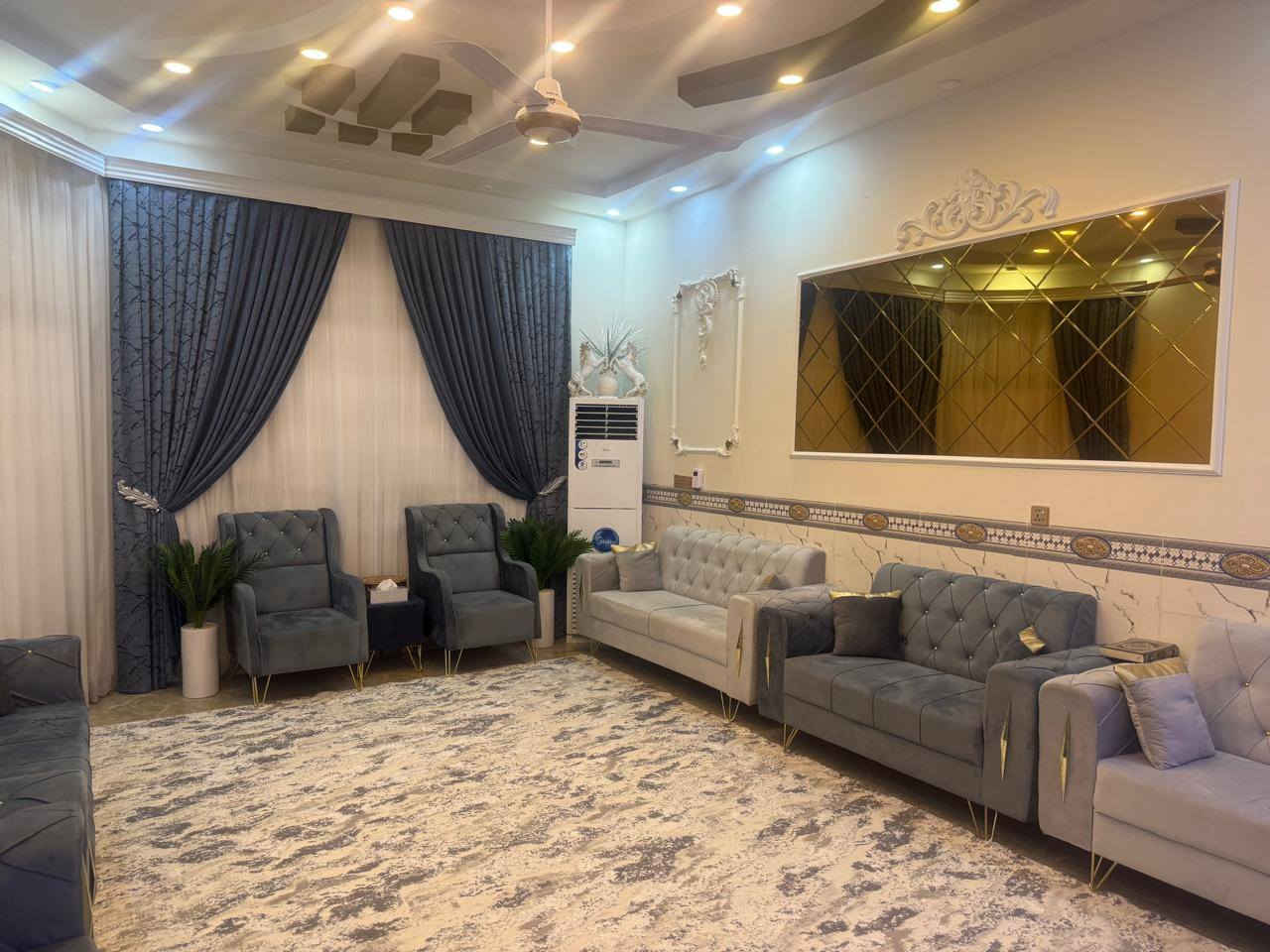 للبيع مشتمل مساحة 200 متر حي الجامعة
اربع غرف نوم مص صاله وكراج ومطبخ
للاستفسار اكثر الاتصال او وتساب
 ***********
*********** 
 #مكتب_القمر_للاستثمار_العقاري
نستقبل العروض التصوير والنشر مجانا سامراء وتكريت
