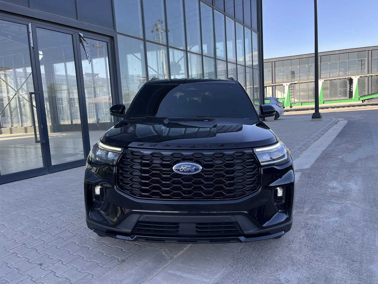 FORD EXPLORER 2025 ST/LINE
فورد 🐍 2025 
ماشي ٢٢٠٠٠ الف 

مواصفات ST/LINE
رادار حساس كاميرا ٣٦٠ درجة 
بصمة شغال 
باب بصمة 
شاشة كبير 
كيج أليكتروني 
كشن كهربائي ⚡️ 
كشن تدفئة 
ستيرن تدفئة 

حادث خفيف 
بجم كبس 
جاملخ و باب ورة فقط تعديل بيها 
جاملخ أمامي تبديل بلادي 
إرباك فقط بردة طاك
 
مكان سليمانية
سعر٣٢٠$ ورقة و مجال 
***********📞

