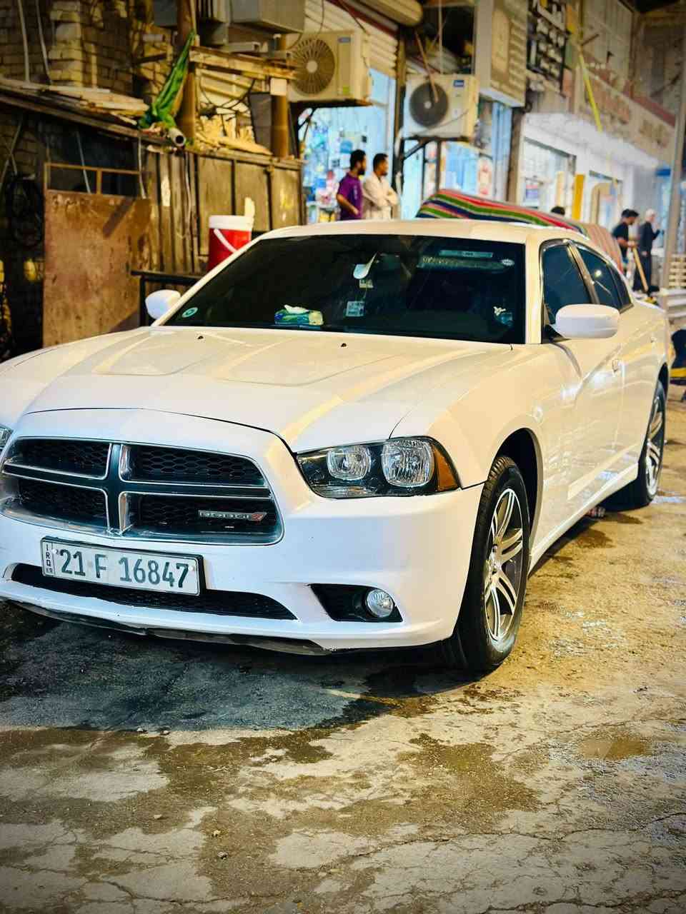 جارجر 2011كندي
كفاله عامه
رقم سليمانيه 
السيآره جاهزه 
***********
