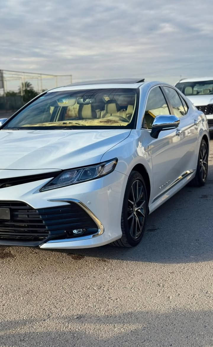 السلام عليكم
كامري هايبرد عبداللطيف موديل 24 

رقم بغداد الرقم الدولي الجديد

فول مواصفات 

بردة 

وبصمة 

كرسي كهرباء 

فتحة

كشنات مغلفة

وبقية المواصفات المعروفة

مكانها 

رمادي

للاستفسار / 

‭0782 651 8608‬

السعر 235 

ماشية 40 الف
