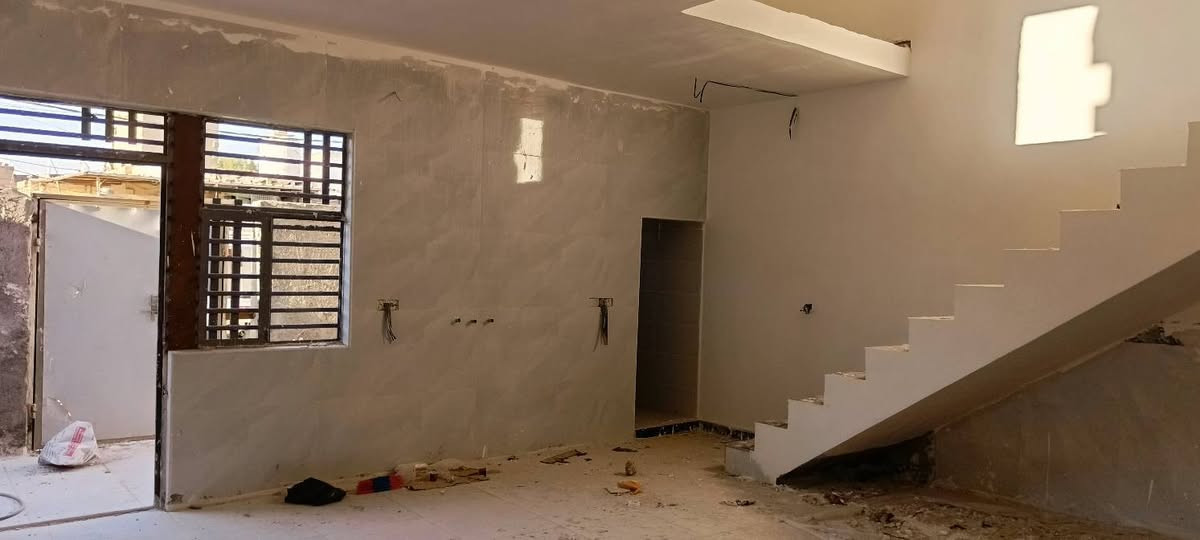 ✨ إعــــلان بيع أو مراوس✨
🌿بيت ١٢٠م طابقين: أربع غرف نوم ودبل صالة واستقبال وتخاريج.

🤚#البناء :الأساس والسقف كونكريت ،ابلوك ،والارضية بورسلين .

💰#السعر: ٦٥ مليون دينار عراقي .

🚖 #العنوان: النجف الأشرف حي الرحمة ،القطاع الأول.

🗣️هذا البيت يرهم بيع ويرهم مراوس مع الفارق .

💫 للاستفسار خاص 📥 أو مراسلة صاحب الشأن نفسه:

***********
