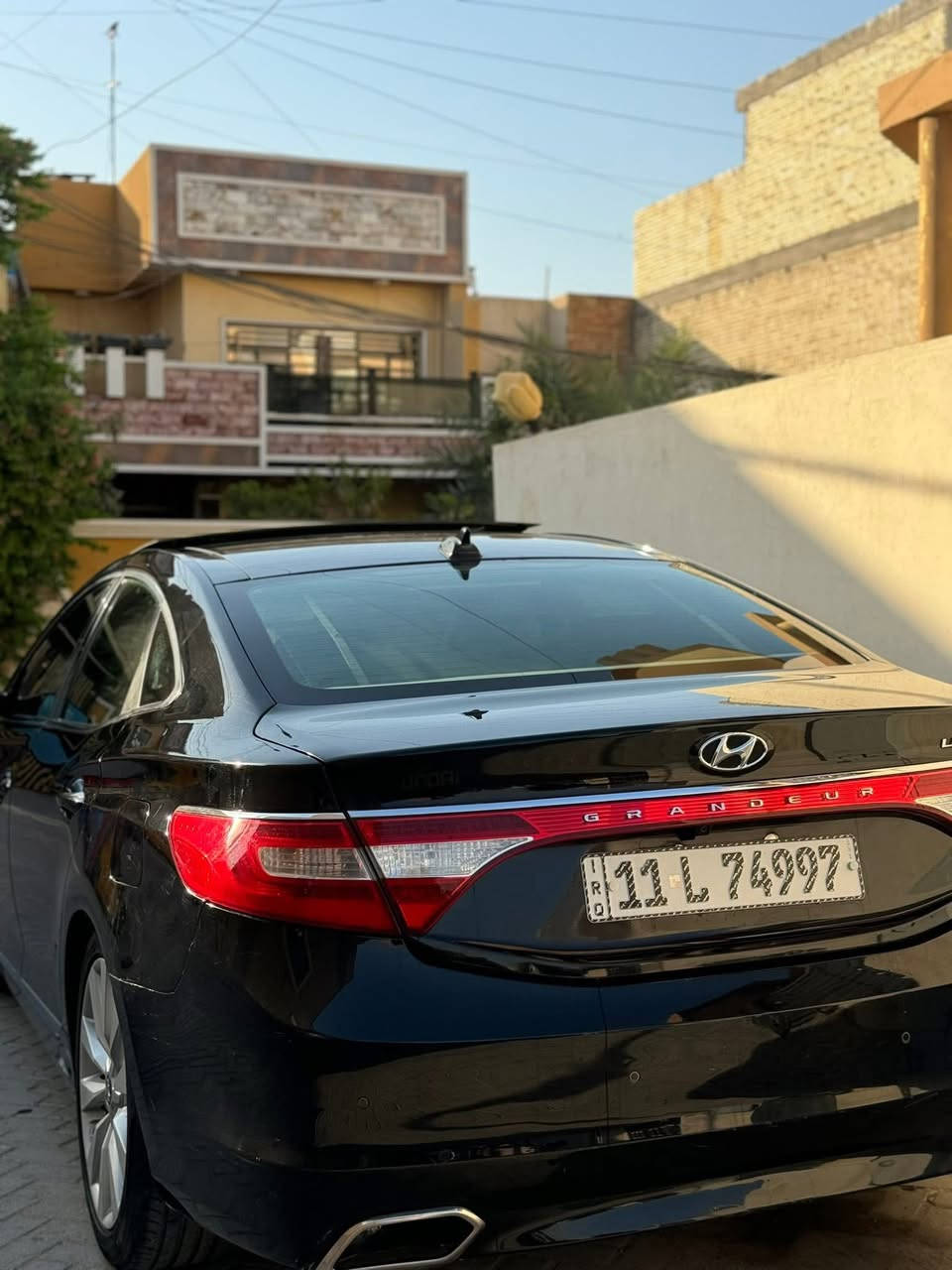 Hyundai azera grandeur 2015
ازيرا ٢٠١٥ كراند اعلى فئة فول مواصفات VIP

سيارة مكفولة فقط جاملغ خلفي صبغ 

مكينة وكير بلاد ممفتوح علوضع الشركة 

3.3 GDI ٦ سلندر

تبريد وتدفئة مقاعد امامية وخلفية تدفئة

تحكمات مقاعد كل وضعيات 

تحكمات ستيرن 

لايت LED

سقف بانوراما

ويل 19 وصدر وحدادية جديدة 

تبريد ثلج ❄️ خير من الله 

وتبريد مقاعد أيضاً

ايرباكات كلها سليمه 

السياره رقم بغداد بأسمي مكاني الغزالية 

غير متواجد علفيس 

***********
