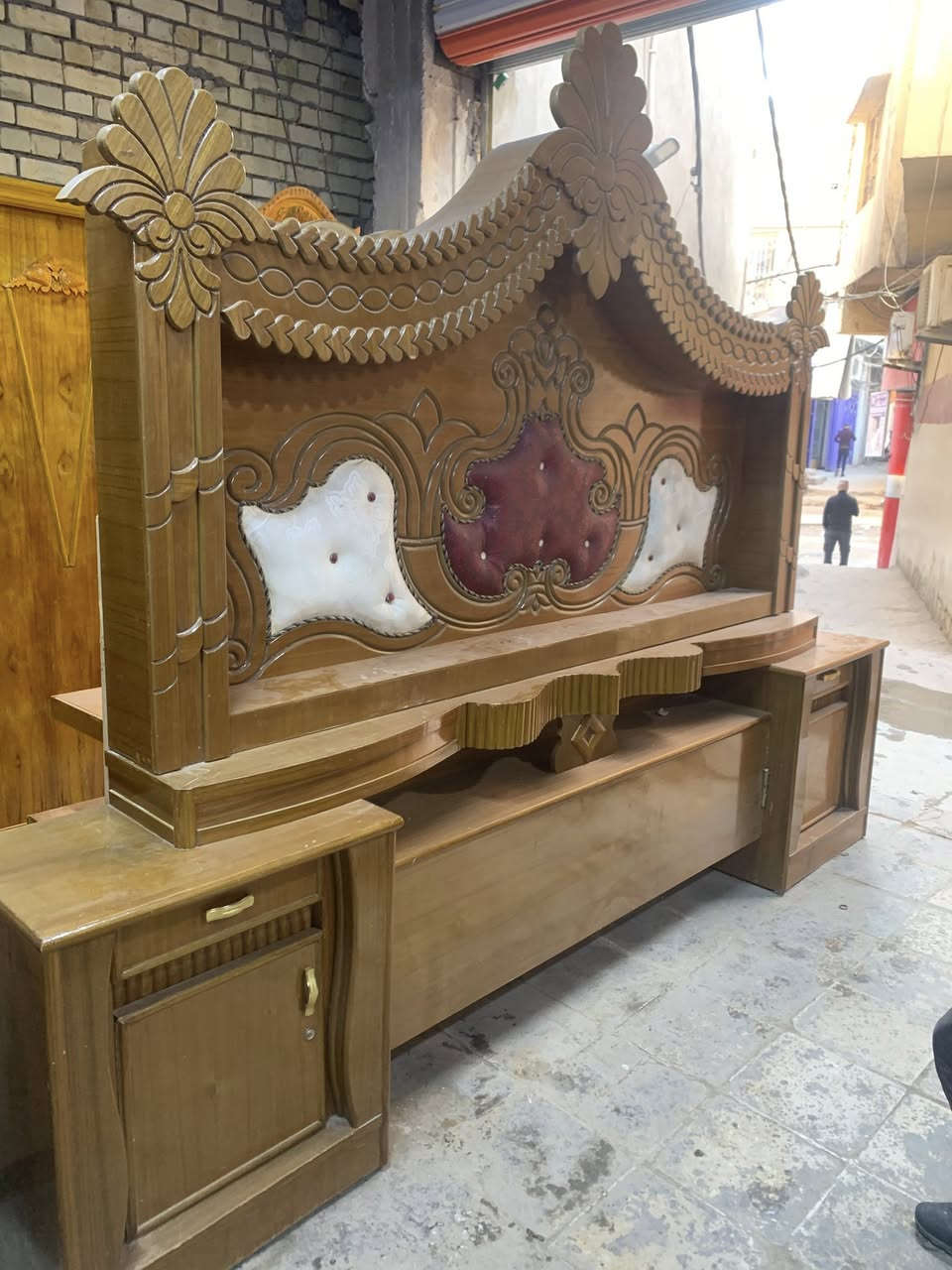 غرفه 6ابواب طابقين باب اسلايت غرفه مستعمله داخل خارج صاج ضهر جرجوبه نظيفه 95‎%‎
السعر مليون 
العنوان حله شارع ابو القاسم مجاور شارع ابو القاسم
الرقم ***********
