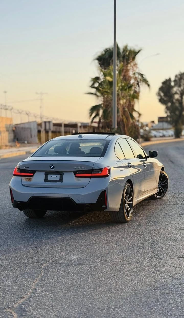 Bmw 330 i
السلام عليكم 
للبيع فقط 
Bmw 330 i  2023 M Sport Package 🩶
بلكن ٣ انظمة (بانزين - هايبرد - كهرباء )  ✅
فول مواصفات للاخير 
رقم بغداد 
ماشيه ٣٢ 
الحادث جاملغ وبنيد  مصبوغ بنيد ونص جاملغ فقط 
بدون ايرباك بدون دواخل 
السياره نظيفة جداً وجاهزه من كل النواحي 
مكانها بغداد السيديه 
0771 849 3999
التواصل على الرقم فقط اتصال + واتساب 👍
