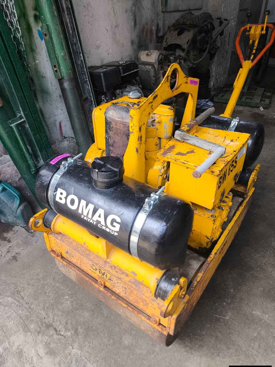 حادلة بوماك يدويه ألماني المنشأ ثلاثة ارباع الطن جاهزة من كلشي كير وماطور جديد هزاز شغال للاستفسار الاتصال 
***********
