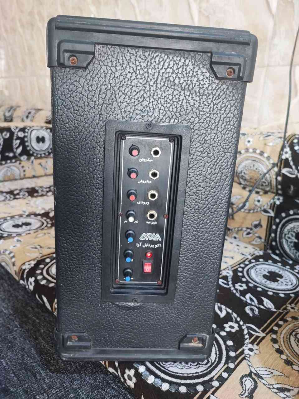 جهاز قرايه حجم كبيرحجم السماعه 12 انش صوت صافي وعالي وصدا واواكس ويشتغل مايكات 2 وتكدر تربط عليه سماعه ثانيه يصلح للمجالس ودروس القرآن.  السعر 140 الف موجود توصيل لجميع المحافظات ***********
