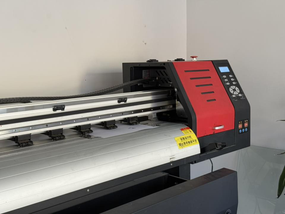 طابعة الفلكس
تفاصيلها باول صورة 
استعمال قليل كلش
السعر

٢٢ ورقة وبيها مجا

الرقم للاستفسار ***********
فيديو الطبع اخر شي
