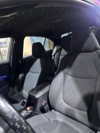 السلام وعليكم كورلا  2020le1800 السونر مرفق ويا الصور السياره مراوس به...