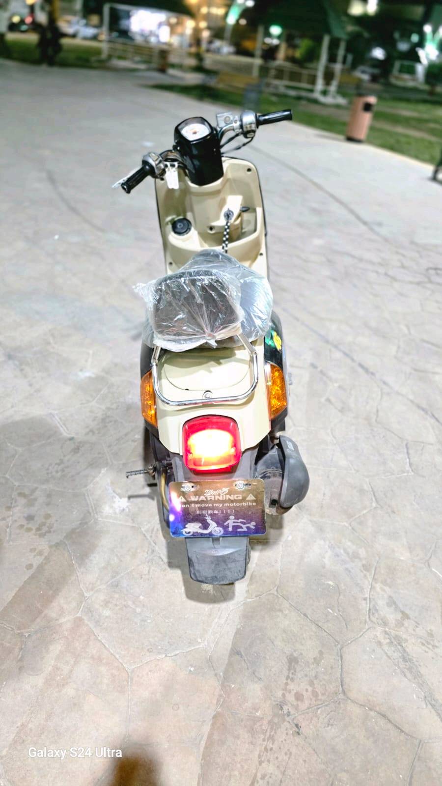 دراجة بوليسي 2007 لون أسود داخل كريمي دراجة خير من الله مكينة كفالة ما ينسمع صوتهة ووين ما تريد تفحص افحص كلشي شغال بيها سلف أشاير دراجة حلوة ونظيفة بيها نواقص خارجيه َا تكلف ٣٠ الف الاستفسار *********** 