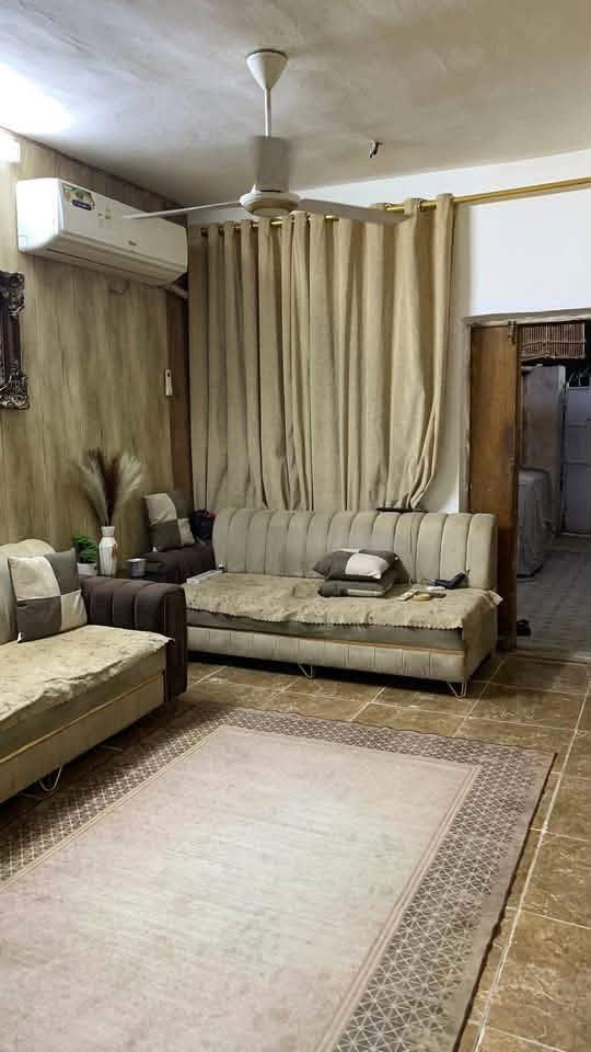 بيت للبيع لمساحة 100م قاط ونص استقبال ونوم مع صحن حمامات خارجية+غرفة نوم+مغزن القاط الثاني طابو صرف كامل سيراميك اشتايگر السطح باسمي التصال مع صاحب الدار ***********  السند قطعة ارض السعر 85وبي مجال قرب اعدادية حطين للبنات منطقة22
 ◦
