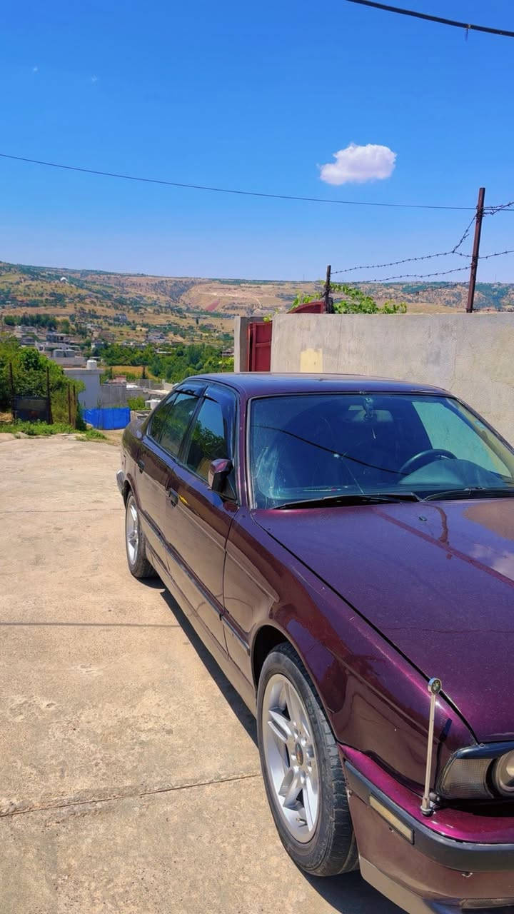 BMW
مۆدێل 1993 پێش گەورە 
گێڕو مەکینە بەشەرت مەکینە کەپس  گێر عادی 
سلایت
چوار جام کارەبایی
ئەی بی ئێس 
تەبریت  
زۆر خاوێنە ماڵی دۆستە  ئارم پلاستیکە  پاکانەی بۆ کراوە 2024
کێشەی مەدەنی و حوکومی بە شەرت  تەقەو ڕەقەی بەشەرت 
نرخی 39 وەرەقەو مەجالێکی برایانە
ژمارەی تەلەفۆن 
***********
***********
