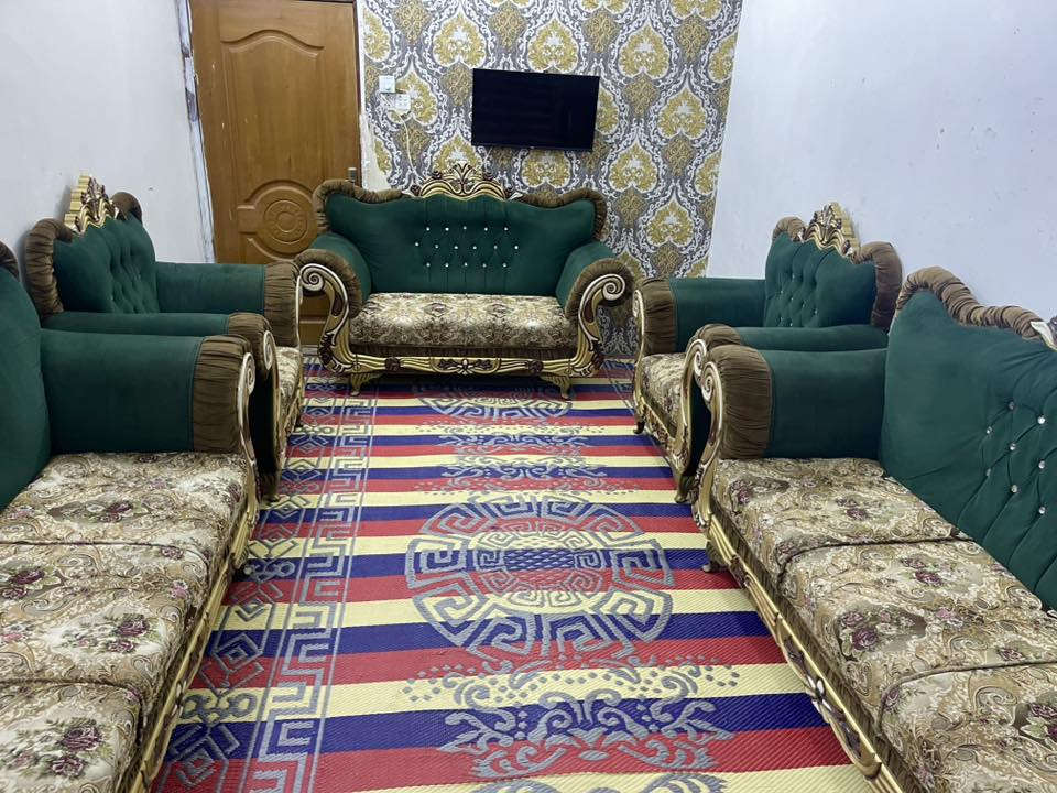 تخم ملكي 10 مقاعد تكمه نضيف بدون اي ضرر ب275
***********
