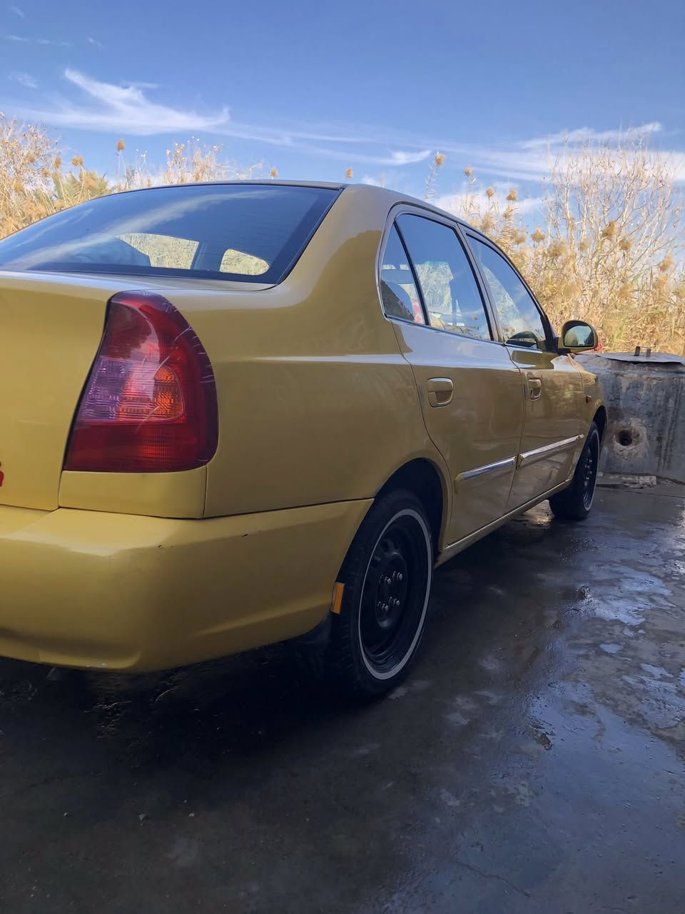 السلام عليكم فيرنه موديل ٢٠١٥ رقم بغداد باسمي سنويه لل ٢٨ مصفره هيئه وغرمات . كير ومحرك شرط بل جيس ترايك لاخر الدنيه كهربائيات كلها علا وضع الشركه تخم تاير صدر جديد سياره جاهزه للاخير بوجهك للشارع سياره احله من صور تجي وتشوف بعينك سعر ٧٥ وبيها مجال مكاني بغداد الدوره / ***********
