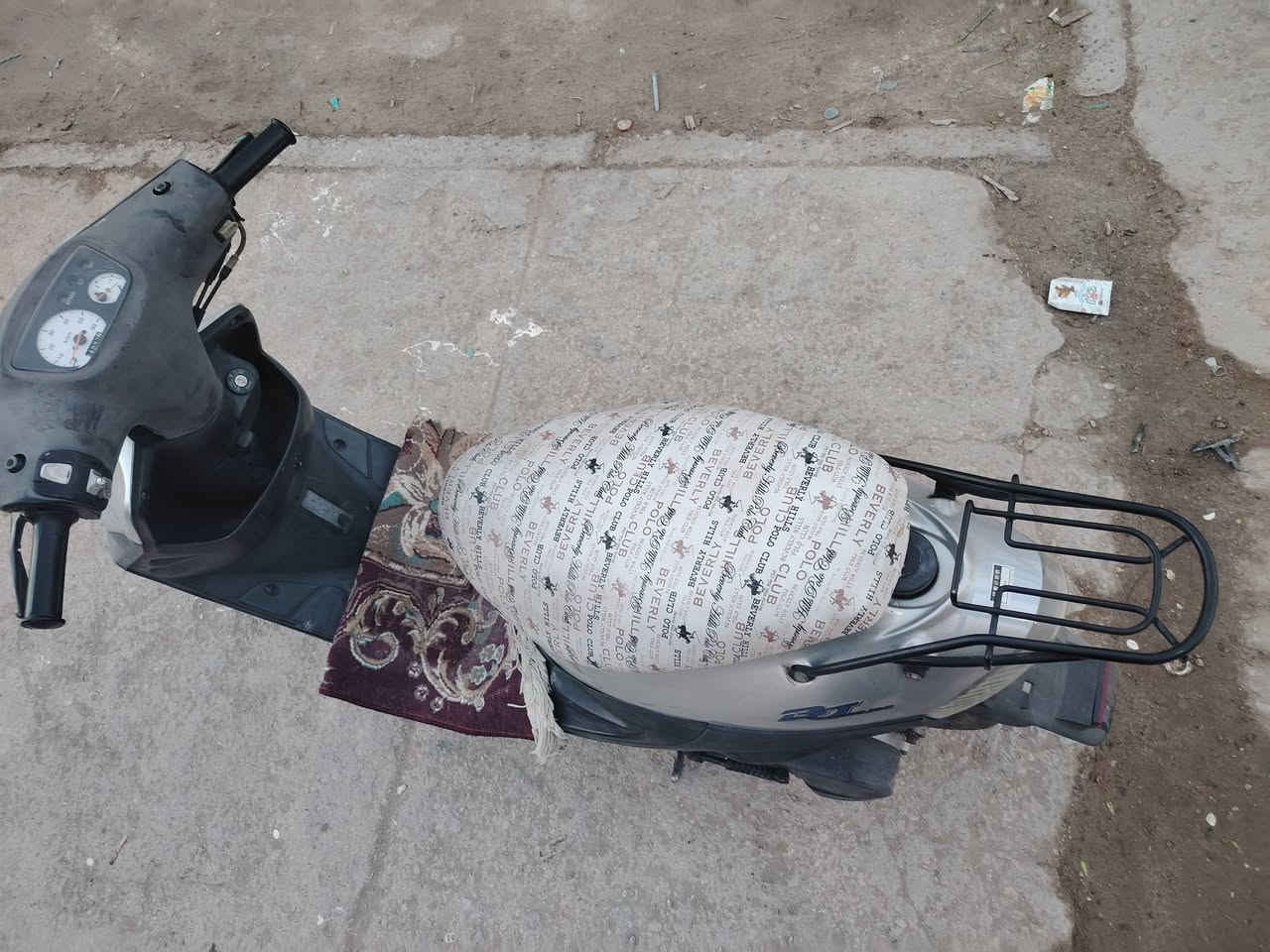 سلام عليكم بيجي للبيع بس الكفر مكسور) 625 وبيه مجال بسييط شراي يتصل *********** بي واتس
