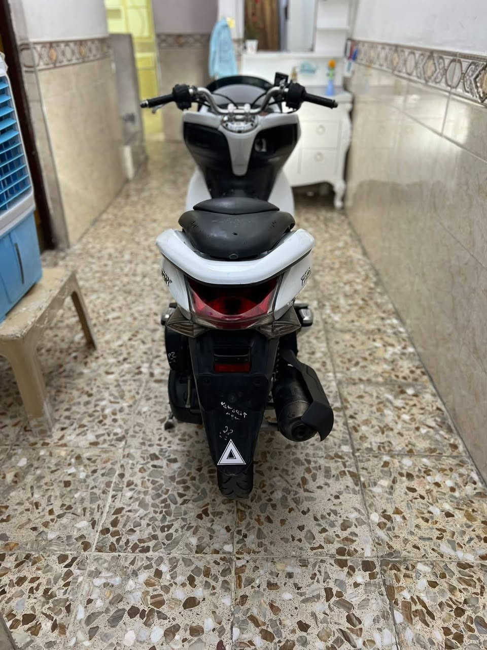 دراجه pCX جديده مال رمبه ياباني نوزل خطين ستان كهربائي مكينه ناعمه شلعه معدل كفرات اصليه كهربائياتها كلها شغاله مكينه 150 لمرخوب دراجمه جديده مكفوله اي نقص مابيها السعر مليون 400 الف العنوان بغداد الكرخ رقم ***********
