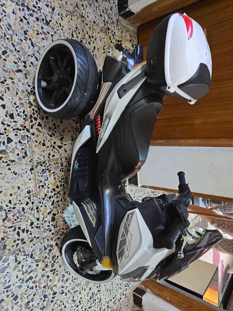 دراجة نظيفة وجديدة للبيع سعرها 150 الف المكان بدورة
للاستفسار :

‭0786 970 0777‬
