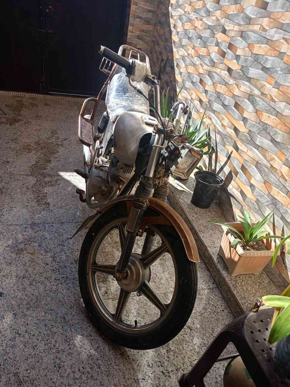 اسلام عليكم دراجه للبيع  دايون بدون ارقام  الاتصال علئ هذه الرقم ***********
