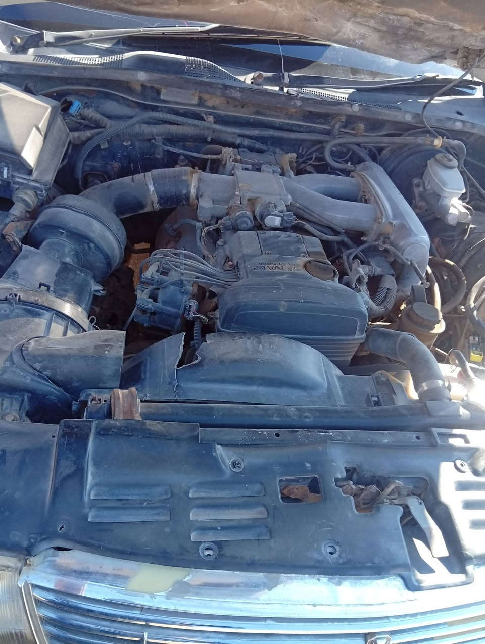 السلام عليكم السياره بطه للبيع موديل 98 مكفوله كفاله عامه تحويل مباشر السعر 43مكان قلعه سكر ***********//***********
