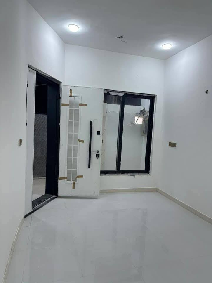 بيت ١٠٠ متر طابو صرف طولاني للبيع في حي الحسن العسكري  قرب البانزين خانة الخضراء الجديدة
البيت صب

اخر مواصفات

بيبان قاصة حديد درجة أولى

باب ملكي خشب ثقيل للداخل

شبابيك وبيبان ألمنيوم

حديقة داخلية

ارضية والواح بورسلين

محجر ألمنيوم 
تم تنزيل السعر بأقل من سعره
مطلوب للمصرف العقاري والتسديد على صاحب البيت 

للتواصل ***********
