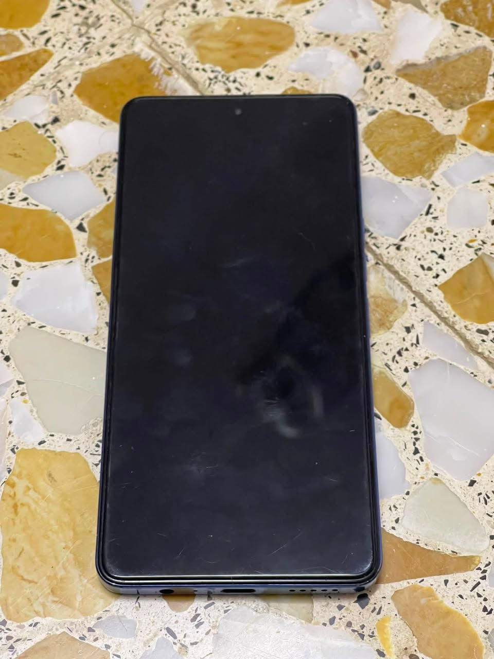 سلام عليكم
البيع جهاز تيكنو كمون 20برو 5g الذاكره 256 رام 8+8
بوبحي 90 فريم السعر 230 بي مجال ويا شاحنه 
استفسار ع رقم موبايل *********** بي وتساب عنوان موصل
