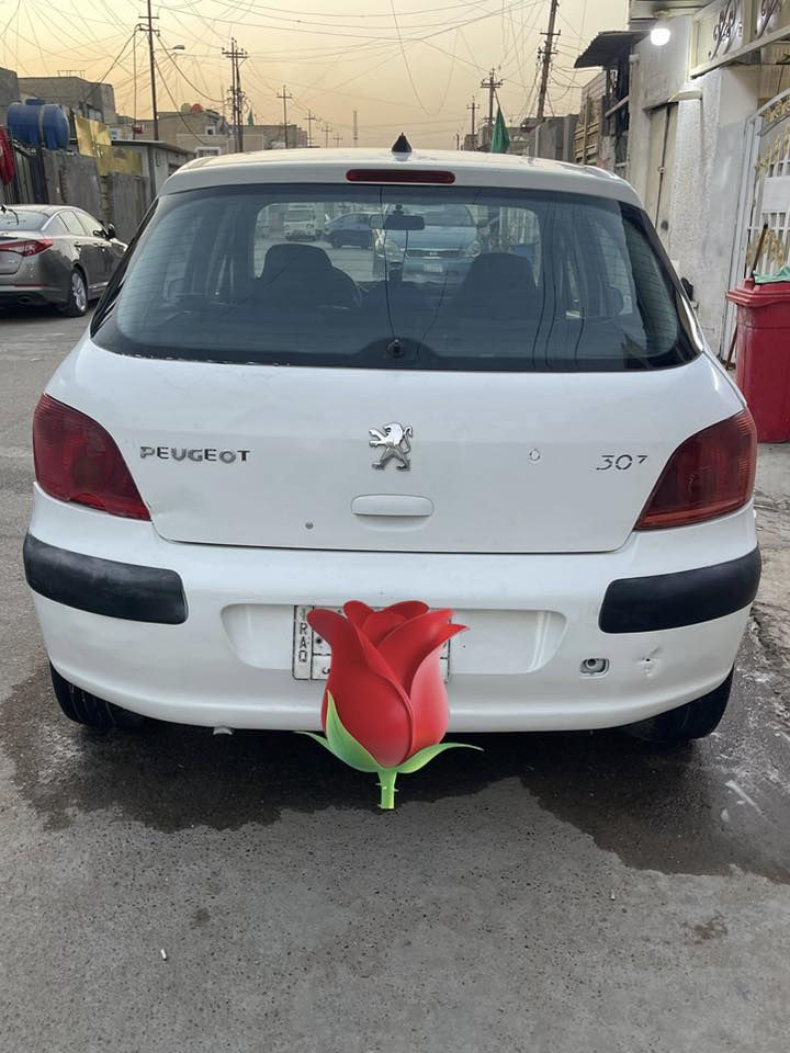 السلام عليكم
بيجو 307 موديل 2004 السياره گير مكينه خير من الله بدون ضربه صبغ كصه سياره صدر نص عمر فقط خير من الله سياره بدون ارقام وبدون اوراق تكفل سرقه عشائر 
السعر 22 العنوان بغداد ***********
