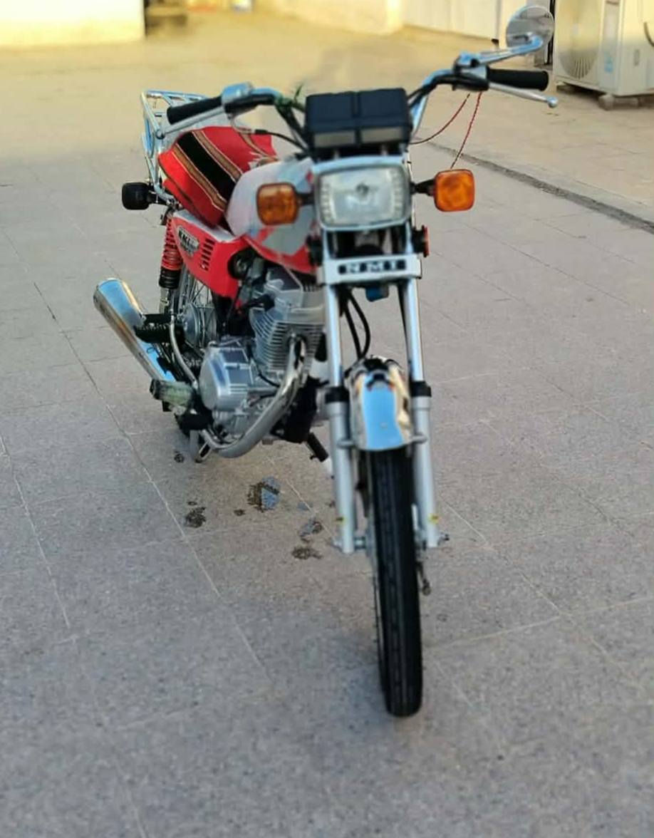 سلام عليكم دراجة نامة شلامجة مديل 23 و طالعة 24 كفالة عامة هاذة رقم ***********
