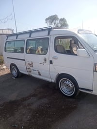 جمبي فحل عكيليه 12مكينه جبيره بيهاصبغ مكان الشعلات وباب السائق وبيها ض...