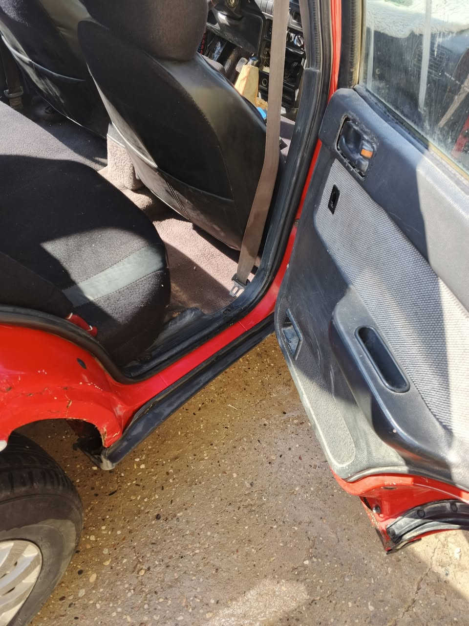 السلام عليكم
سيارة هونداي لانترا موديل 93 گير مكينة شرط محرك مستيبوشي باتري جديد تايرات جدد رقم نينوئ الماني كابون بانزين سيارة خير من الله جاهزة مال بيت 
غير متواجد عل فيس التواصل عل رقم  ***********
