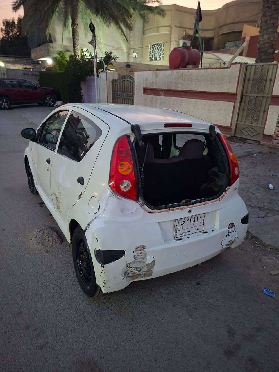 السلام عليكم لبيع بيوايدي ٢٠١٣ رقم بغداد سنويه ل٢٧ كير محرك خير من الله كير عادي السعر ٢٤ وبيه مجال المكان واسط الصويره ***********
