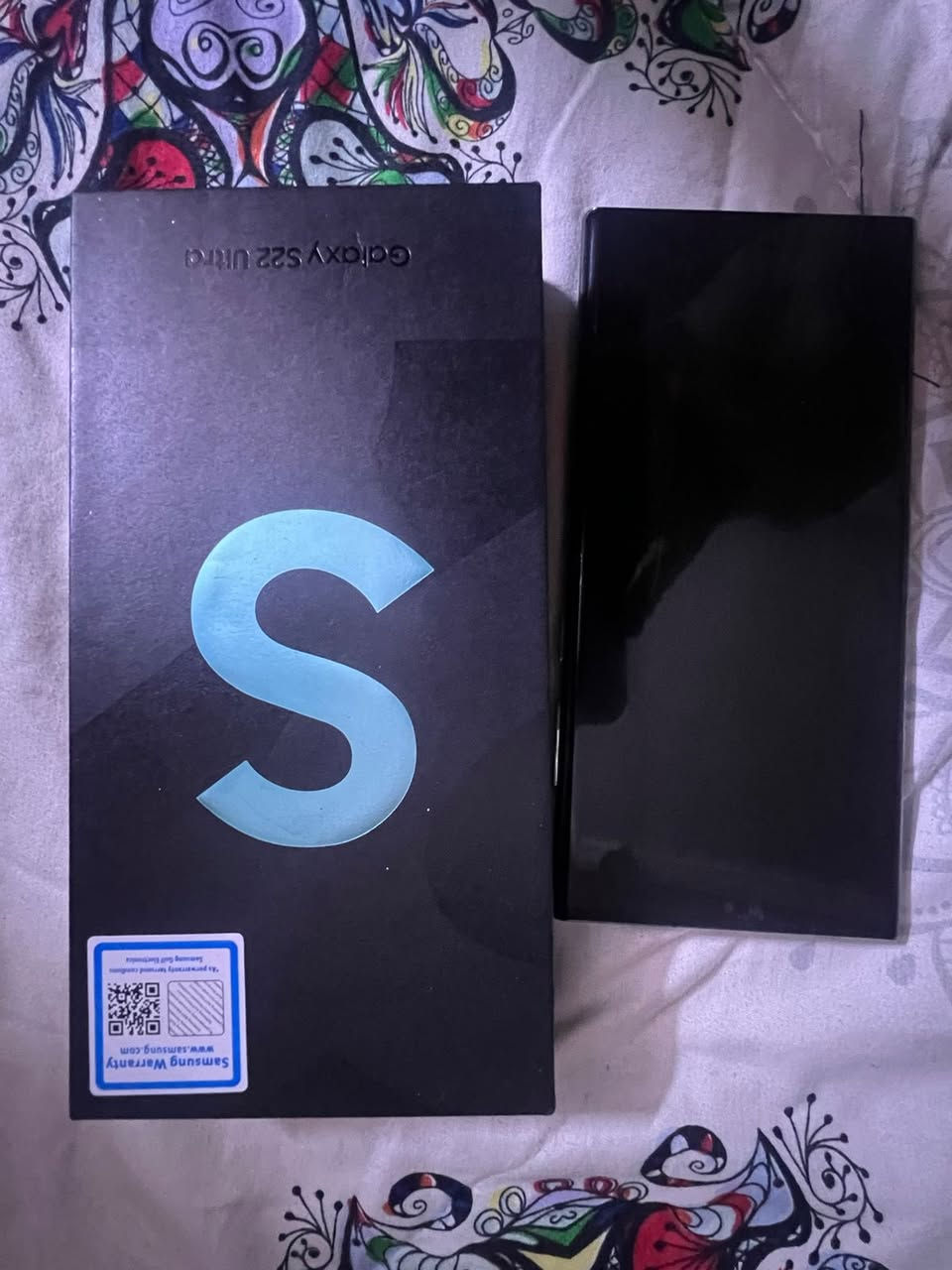 سامسونج s22ultara ذاكره 128 دبل شريحه ويا كارتونه الجهاز كلش نضيف سعره 550 العنوان البلديات  واتساب ***********
