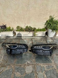 لايتات فورنر موديل ٢٤ للبيع تك يمنى بلادي  وتك يسره مال السايق بي تصلي...