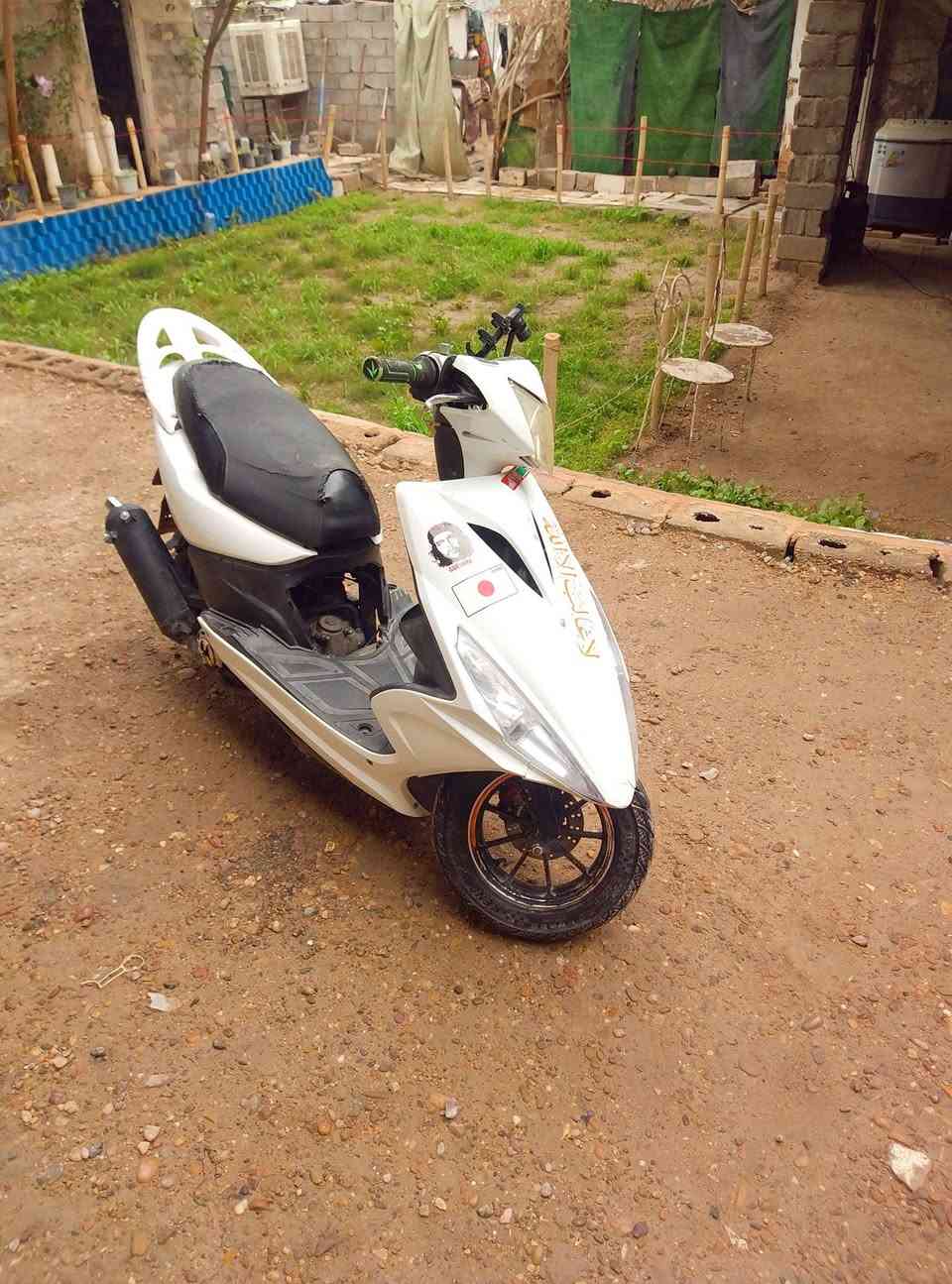 دراجه البيع ماكس مضلع   سعر درجه 350وبيه مجال لطيبين وتواصل عله. لواتساب.   ***********
