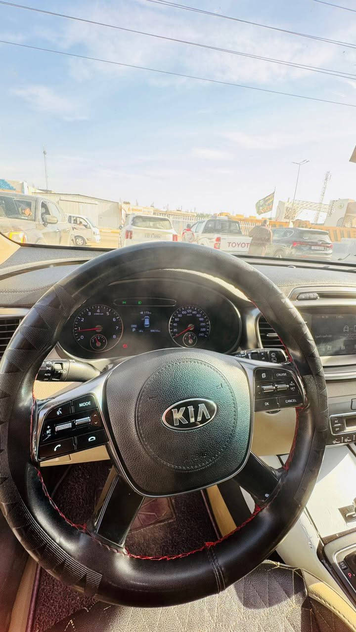 السلام عليكم سورينتو20 خليجي اربيل جديدة مكفولة شرط السونار ماشيه94 الف 
مواصفات
مكينة 6سلندر
7 راكب
بصمة ابواب وتشغيل
بردات جانبيه
حساس امامي خلفي 
شاشه كامره دوارة
شاحن لاسلكي
صندوق كهرباء
مرايات كهرباء
دبل شباك
لد امامي خلفي
مود درايف
لايت زنون 3 عدسات
دبل كشن كهرباء وجلد

واسط الزبيدية 
***********
***********
