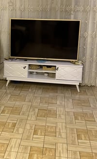 ميز • شاشة • للبيع