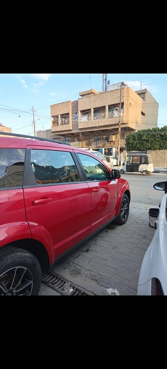 السلام عليكم عندي دوج جورني للبيع موديل 2018 محرك 2400 اربعة سلندر مكان السيارة بغداد السعر 155 وبيهه مجال رقم صاحب السيارة*********** مكلف بالنشر
