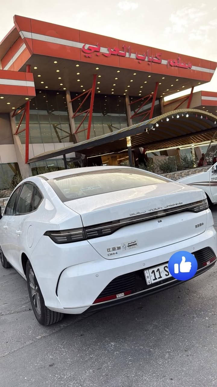 السلام عليكم للبيع ديسترويل مكفولة كفالة عامة من كلشي ماشية 2000 وشويه مدوشمة بنواب بس دوشمة مالتهه ب٢٣٠ 
غلاف حراري كل السيارة
ارضيات جلد كل السيارة
كشنات نايلون كل السيارة
عارضهه ب١٩ قفل قفل وهذا رقمي ***********
مكاني بغداد المحمودية
