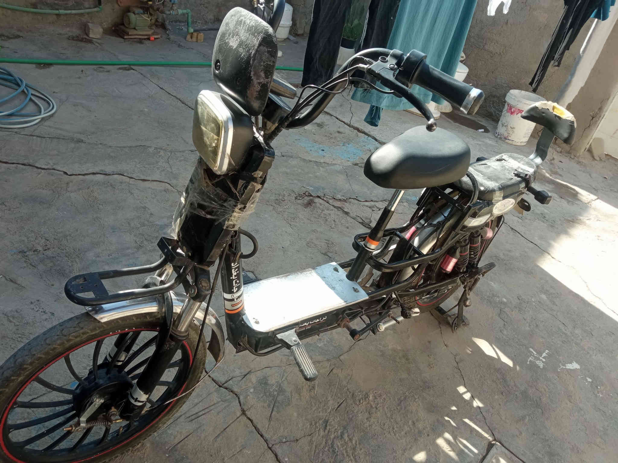 السلام عليكم عندي هاي دراجه شحن بدون بطاريات سعرها 125 وبيها مجال الي يريد يتصل ع الرقم هذا اني مكلفه بالنشر ***********
