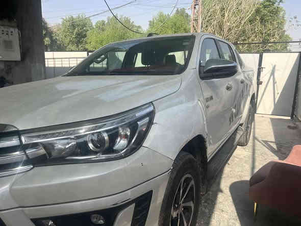 للبيع — Toyota Hilux TRD 2020
🔹 النوع: TRD، V6 سعة 4.0 لتر، 6 سلندر ، كير أوتوماتيك (حسب المواصفات المتعارف عليها)  ￼
🔹 الحالة: بدون أي ضرر، قطعة واحدة فقط الجاملغ الامامي ومخلي عليه فابلون ابيض بيه بارد فقط 
🔹 الملكية: بحالة ممتازة،
🔹 المواصفات الإضافية:، دفع رباعي 4×4، كراسي جلد شاشة متعددة الوسائط،
السياره جاهزه من كلشي شغل واطلع ترايها يخبل 

🔹 الموقع: بغداد : العبيدي
🔹 للتواصل: (***********)
 • “جميع أوراقها جاهزة”
 • “تجربة قيادة متاحه
