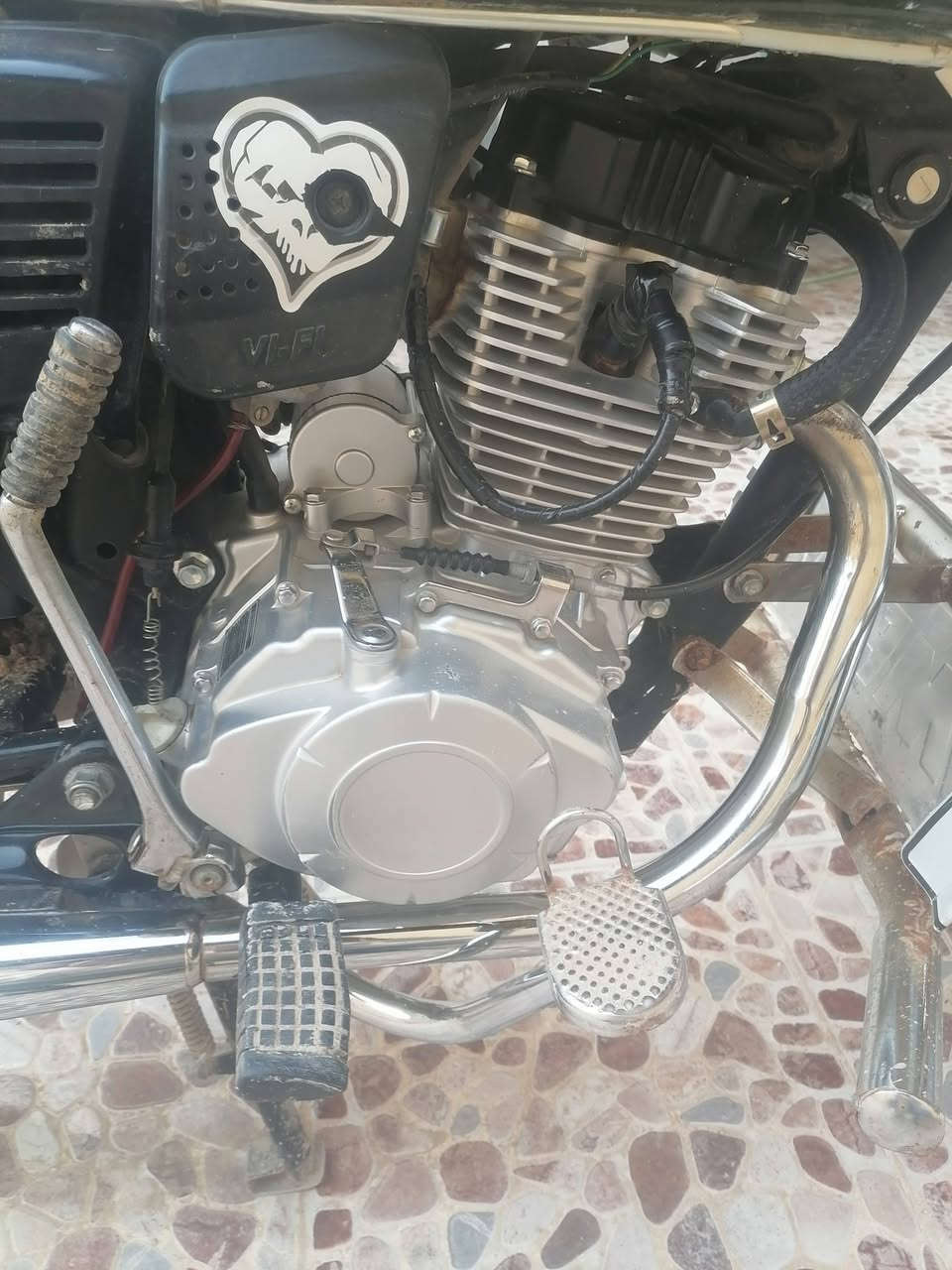 سلام وعليكم دراجه سيفان موديل 24محرك شاصي مكفول ورقه كرتونيه دراجه خير من الله متوازي ع بيعه مكاني بعقوبه الجديده سعر650 وبيه مجال للشراي***********
