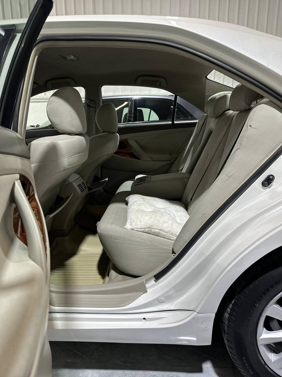 تويوتا كامري خليجي
موديل : 2011
السعر : 124 بي مجال 
رقم سليمانية : شرط التحويل والغرامات سنوية وهزه جديد لحد 2032 بي بطاقة بنزين
مكان سيارة : شركة سلام جلال فرع كركوك
للاستفسار وتساب : ***********
