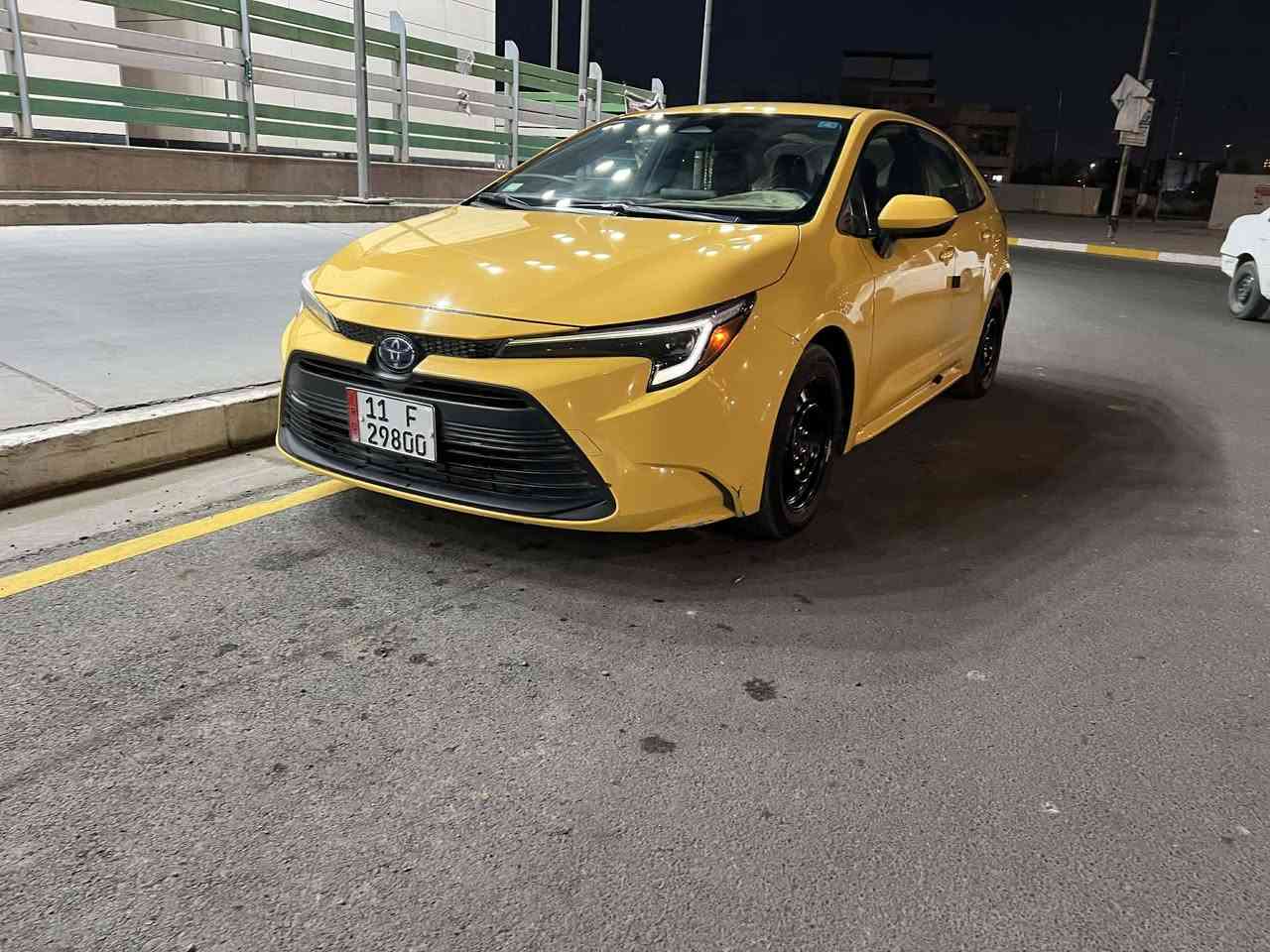 كورلا2023هايبرد1800 تكسي رقم لون أحمر كلين حادثه مياه أمطار  تعمل وتسير هناك أي نقص مابيه كهربائيات كامل حداديه
ماشيه32الف ميل
مكاني بغداد البلديات***********
