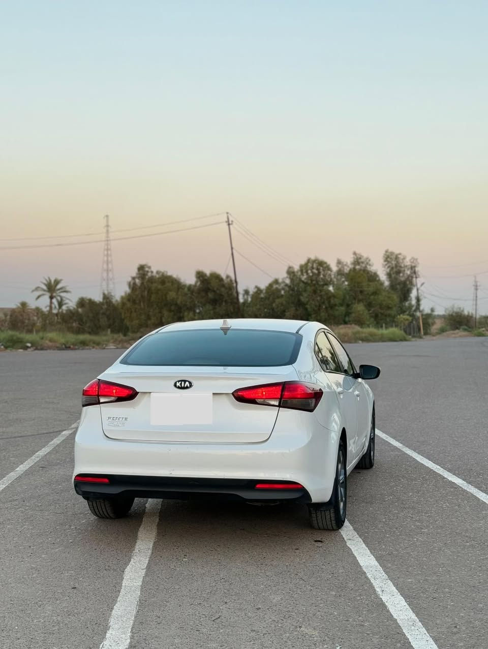 السلام عليكم
🅾️Kia forte
2018
حادث سطحي 
خمس قطع  توحيد لون 
محرك دوش 2000
لاتنقيص ولاتبخير 
تحكمات ستيرن جهتين
ثلاث انظمة قيادة 
Eco
Normal
Sport
ويل حجم جبير مبدل ب200$
صدر جديد
ماشية 165 ميل
رقم صلاح الدين جديد 26
 باسمي تحويل ثاني يوم
السعر 
95$ 
وبيها مجال 
الضلوعية الجبور
***********
