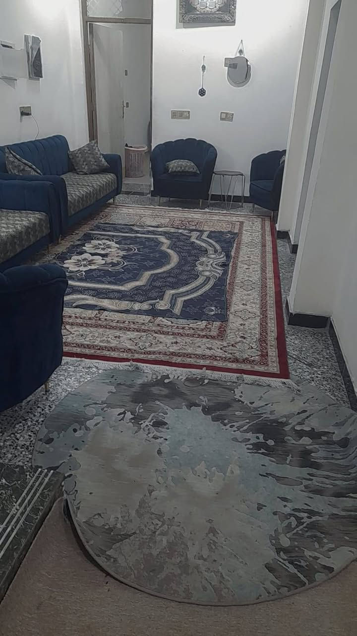 البيت مساحه185  الوجه 6 ونص  
بناء طابوك سنه ٢٠٢٤

يحتوي الطابق الأول يحتوي على غرفه نوم ١ +صاله ١ +مطبخ ١ + استقبال ١ + مناور عدد ٢ +  صحيات..... الطابق الثاني يحتوي ع صاله + صحيات كاملات  +  غرف نوم عدد ٣ ما مكتمل فقط هيكل

حي العسكري قرب مدرسه الحشد

مدفوع تبليط وماء  ومجاري 
 ***********
***********

السعر خاص ❤️
