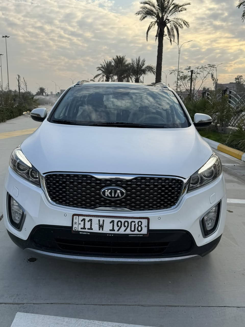 يالله
سورنتو  2016 خليجي كويتي اعلى فئه فول مواصفات 1/1 
6 سلندر محرك دوش 7 راكب رقم بغداد جديد 
سيارة كاملة مكفوله رقم بغداد باسمي اي ضرر مابيه
مواصفات كامله سايد بريك بصمه مري شفط 
تنته تخم تاير جديد تحكم ستيرن تبريد تدفىه كامل للسيارة
كشنات الاماميه كهربائيه مع التدفىه والتبريد 
اربعة انضمة قيادة 
شاشة لمس شغاله 
شرط الفحص سيارة مال بيت 
السعر ٢٣٠ بيه مجال حك الجيه
***********
***********
