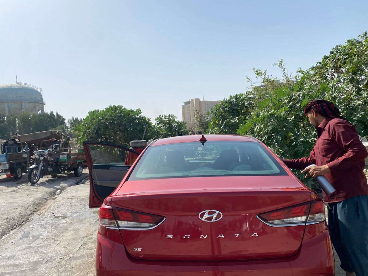 المواصفات : سوناتا 2019 امريكي
محرك 2400

. لايتات داينمك ( تتحرك ويه الستيرن ) 

. مثبت سرعه ذكي 

. حساسات خلفية 

. كامرة خلفيه دواره

. مسند وسطي خلفي 

. سماعات انفنتي 

. مراية وسطية تعتيم تلقائي 

. تحكم ستيرن جهتين 

. وضعيه قياده سبورت

سيارة فول وجديدة كلش 

رقم بغداد 

تحويل اي وقت 

مكان نجف كوفة 

سعر 115

ضرر السياره بنيد وجاملغ ٢ بيبان بدون دواخل 

للتواصل 3468770 0780


**إذا كنت صاحب هذا الإعلان وتريد حذفه لأي سبب، رجاءا أرسل رسالة إلى الدعم الفني**